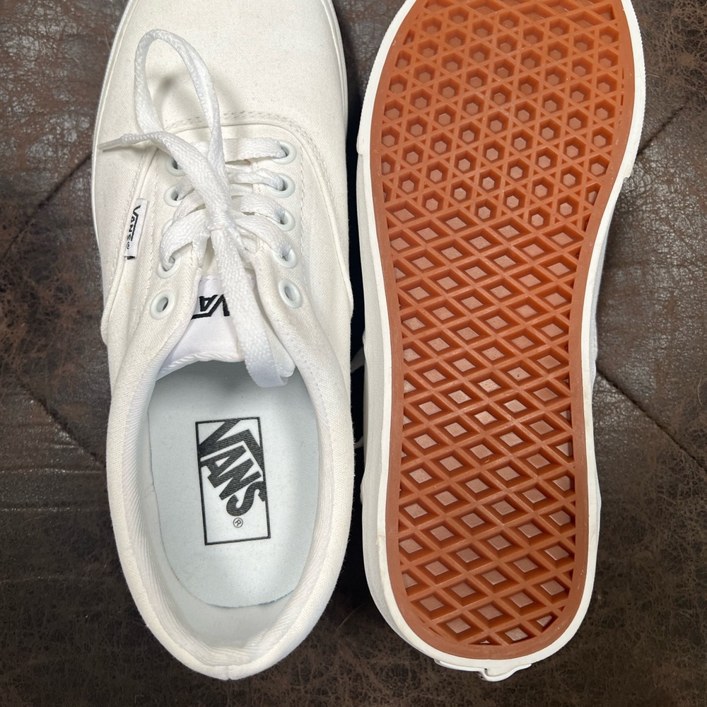Vans Authentic Low Top Lace Up Sneaker Solid White Skater - Mens size 8
